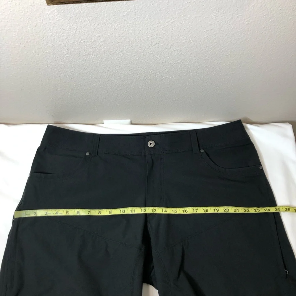 Kuhl Silencr Cargo Water Resistance stretchy Cell Pocket Lightweight Shorts‎ 42